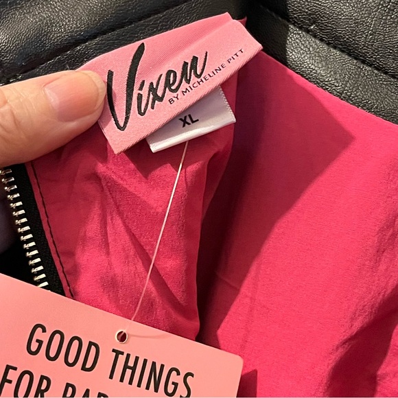 Vixen- size XL- black vegan leather-Bad Girl- skirt w/zip. NWT. Pockets. - Picture 4 of 4